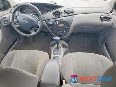 Zdjęcie 8 z 12 samochodu: 2002 FORD FOCUS SE VIN:1FAFP34P82W236187 - miniatura