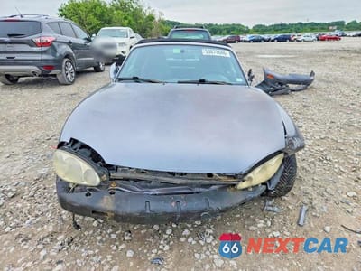 Piąte zdjęcie samochodu w środku: 2003 MAZDA MX-5 MIATA BASE VIN:JM1NB353130307931 - miniatura