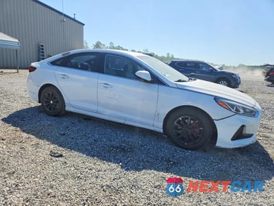 Czwarte zdjęcie samochodu z boku: 2018 HYUNDAI SONATA SE VIN:5NPE24AF7JH620407 - miniatura
