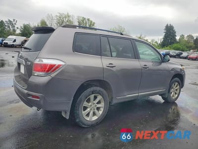 Trzecie zdjęcie samochodu z tyłu: 2011 TOYOTA HIGHLANDER HYBRID VIN:JTEBC3EH1B2003251 - miniatura