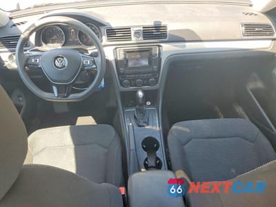 Zdjęcie 8 z 12 samochodu: 2017 VOLKSWAGEN PASSAT S VIN:1VWAT7A36HC042306 - miniatura