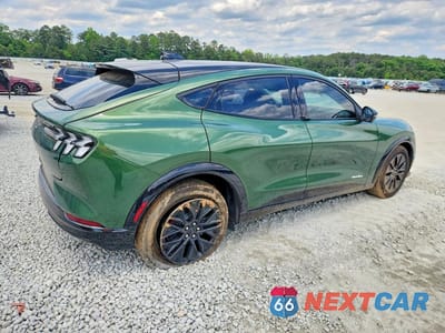 Trzecie zdjęcie samochodu z tyłu: 2025 FORD MUSTANG MACH-E PREMIUM VIN:3FMTK3SU2SMA45431 - miniatura