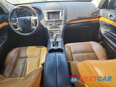 Zdjęcie 8 z 13 samochodu: 2010 LINCOLN MKT VIN:2LMHJ5FRXABJ19306 - miniatura