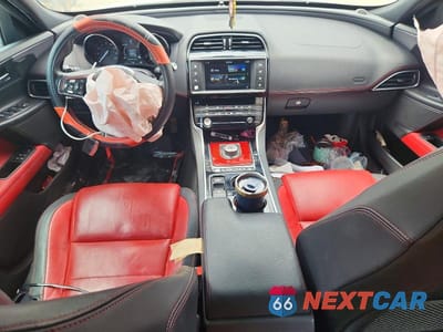 Zdjęcie 8 z 12 samochodu: 2017 JAGUAR XE R - SPORT VIN:SAJAF4BV4HA971352 - miniatura