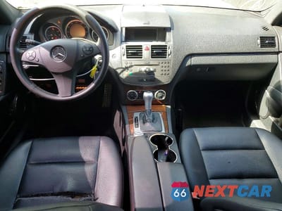 Zdjęcie 8 z 13 samochodu: 2011 MERCEDES-BENZ C 300 VIN:WDDGF5EB1BA424133 - miniatura