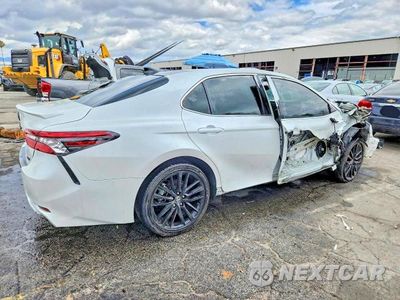 Trzecie zdjęcie samochodu z tyłu: 2024 TOYOTA CAMRY XSE VIN:4T1K61AK0RU227283 - miniatura