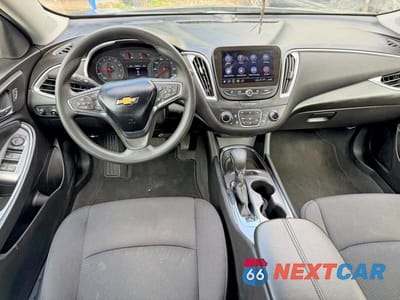 Zdjęcie 9 z 10 samochodu: 2024 CHEVROLET MALIBU LT VIN:1G1ZD5ST9RF196457 - miniatura