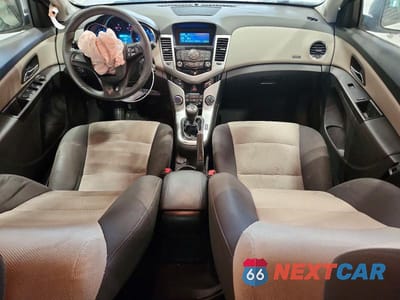Zdjęcie 8 z 13 samochodu: 2015 CHEVROLET CRUZE LS VIN:1G1PB5SG0F7237113 - miniatura