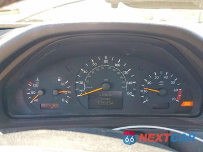 Zdjęcie 9 z 12 samochodu: 2000 MERCEDES-BENZ E 320 VIN:WDBJF65J0YB086416 - miniatura