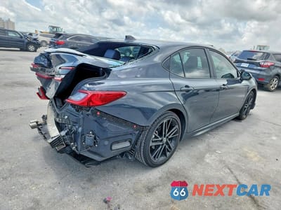 Trzecie zdjęcie samochodu z tyłu: 2025 TOYOTA CAMRY XSE VIN:4T1DAACK8SU557800 - miniatura