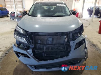 Piąte zdjęcie samochodu w środku: 2021 NISSAN ROGUE SL VIN:JN8AT3CB1MW208230 - miniatura