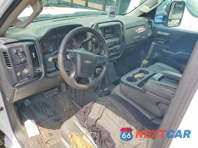 Zdjęcie 8 z 12 samochodu: 2015 CHEVROLET SILVERADO K2500 HEAVY DUTY VIN:1GB0KUEG1FZ502872 - miniatura