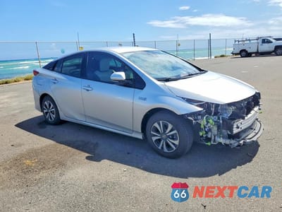Czwarte zdjęcie samochodu z boku: 2017 TOYOTA PRIUS PRIME PLUS VIN:JTDKARFP5H3044133 - miniatura