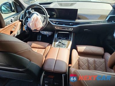 Zdjęcie 8 z 13 samochodu: 2023 BMW X7 XDRIVE40I VIN:5UX23EM0XP9R30984 - miniatura