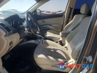 Zdjęcie 7 z 13 samochodu: 2011 MITSUBISHI OUTLANDER SE VIN:JA4AS3AW8BU011692 - miniatura