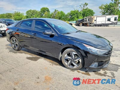Czwarte zdjęcie samochodu z boku: 2023 HYUNDAI ELANTRA SEL VIN:KMHLS4AG8PU444428 - miniatura