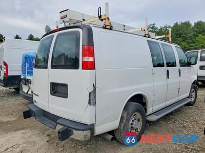 Trzecie zdjęcie samochodu z tyłu: 2018 CHEVROLET EXPRESS G2 - DELIVERY VAN VIN:1GCWGAFGXJ1907026 - miniatura