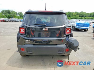 Zdjęcie 6 z 14 samochodu: 2023 JEEP RENEGADE LATITUDE VIN:ZACNJDB10PPP39208 - miniatura