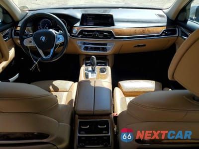 Zdjęcie 8 z 12 samochodu: 2018 BMW 740 XI VIN:WBA7E4C53JGV23436 - miniatura