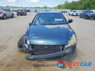 Piąte zdjęcie samochodu w środku: 2005 HONDA ACCORD LX VIN:1HGCM56405A112972 - miniatura
