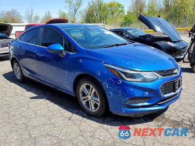 Czwarte zdjęcie samochodu z boku: 2017 CHEVROLET CRUZE LT VIN:3G1BE5SM9HS522792 - miniatura