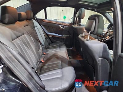 Zdjęcie 10 z 12 samochodu: 2012 MERCEDES-BENZ E 550 4MATIC VIN:WDDHF9BB6CA602913 - miniatura