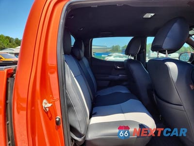 Zdjęcie 10 z 13 samochodu: 2016 TOYOTA TACOMA TRD SPORT VIN:5TFCZ5AN7GX010973 - miniatura