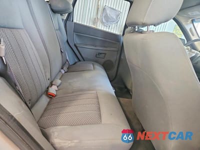 Zdjęcie 10 z 13 samochodu: 2006 JEEP GRAND CHEROKEE LAREDO VIN:1J4GR48K36C250691 - miniatura