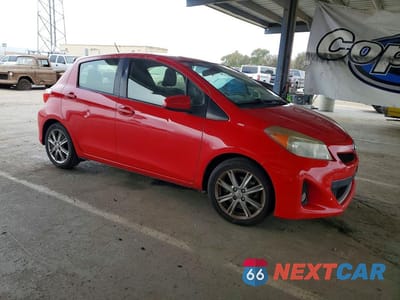 Czwarte zdjęcie samochodu z boku: 2012 TOYOTA YARIS 5-DOOR SE VIN:JTDKTUD35CD531669 - miniatura