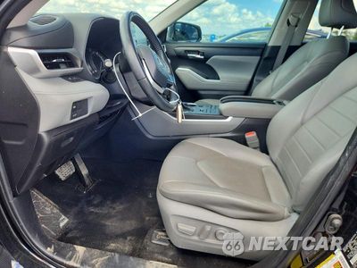 Zdjęcie 7 z 13 samochodu: 2022 TOYOTA HIGHLANDER XLE VIN:5TDGZRBHXNS585847 - miniatura