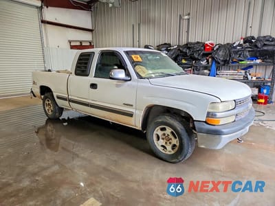 Czwarte zdjęcie samochodu z boku: 2001 CHEVROLET SILVERADO K1500 VIN:1GCEK19T91Z232175 - miniatura