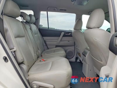 Zdjęcie 11 z 13 samochodu: 2013 TOYOTA HIGHLANDER PLUS VIN:5TDZA3EH7DS037120 - miniatura