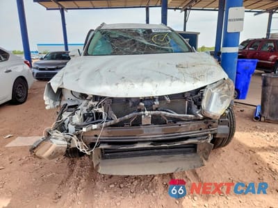 Piąte zdjęcie samochodu w środku: 2018 NISSAN ROGUE SV VIN:5N1AT2MV6JC780143 - miniatura