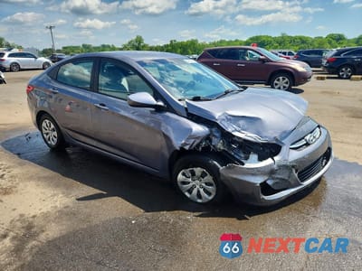 Czwarte zdjęcie samochodu z boku: 2017 HYUNDAI ACCENT SE VIN:KMHCT4AE9HU327499 - miniatura