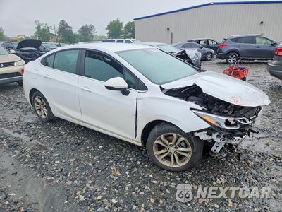 Czwarte zdjęcie samochodu z boku: 2019 CHEVROLET CRUZE LT VIN:1G1BE5SM9K7104092 - miniatura
