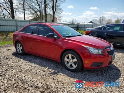 Czwarte zdjęcie samochodu z boku: 2014 CHEVROLET CRUZE LT VIN:1G1PC5SB6E7462393 - miniatura