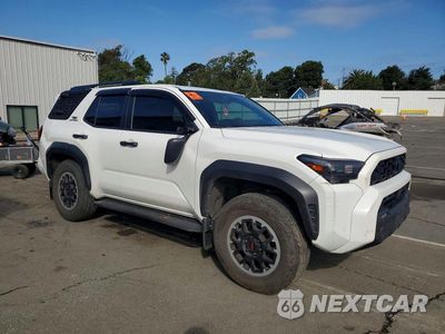 Czwarte zdjęcie samochodu z boku: 2025 TOYOTA 4RUNNER TRD OFF-ROAD PREMIUM VIN:JTEVA5BR7S5009596 - miniatura