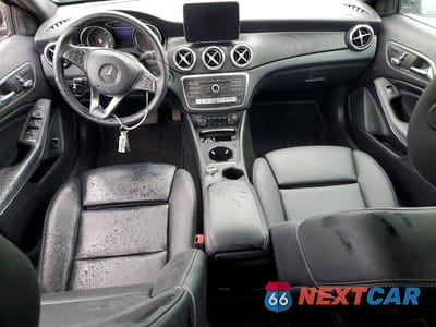 Zdjęcie 8 z 12 samochodu: 2019 MERCEDES-BENZ GLA 250 VIN:WDCTG4EB0KU000693 - miniatura