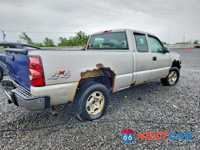 Trzecie zdjęcie samochodu z tyłu: 2004 CHEVROLET SILVERADO K1500 VIN:2GCEK19T541158167 - miniatura