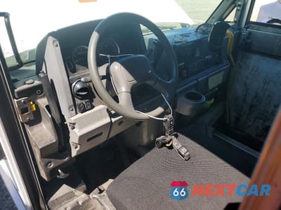 Zdjęcie 8 z 13 samochodu: 2013 ISUZU NPR VIN:JALB4T172D7W01089 - miniatura