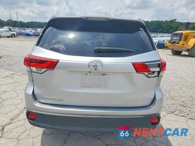 Zdjęcie 6 z 13 samochodu: 2019 TOYOTA HIGHLANDER LE VIN:5TDZZRFH1KS292790 - miniatura