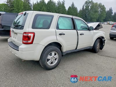 Trzecie zdjęcie samochodu z tyłu: 2012 FORD ESCAPE XLS VIN:1FMCU0C78CKC83777 - miniatura