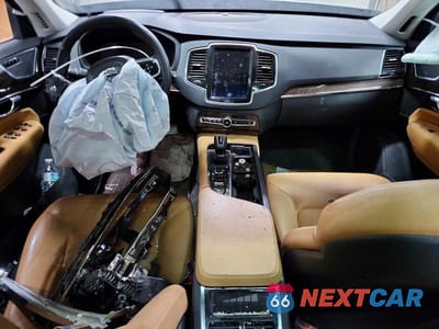 Zdjęcie 8 z 13 samochodu: 2016 VOLVO XC90 T6 VIN:YV4A22PK7G1044726 - miniatura