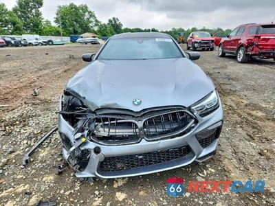Piąte zdjęcie samochodu w środku: 2022 BMW M8 VIN:WBSGV0C03NCJ88216 - miniatura