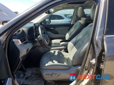 Zdjęcie 7 z 13 samochodu: 2022 TOYOTA HIGHLANDER XLE VIN:5TDGZRAH9NS135947 - miniatura