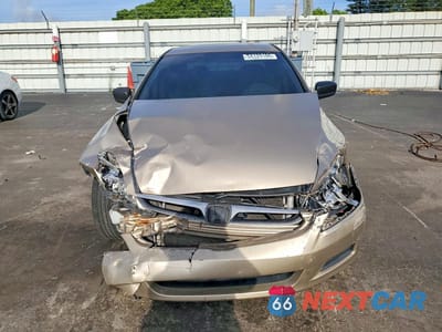 Piąte zdjęcie samochodu w środku: 2006 HONDA ACCORD VALUE VIN:1HGCM56136A110107 - miniatura