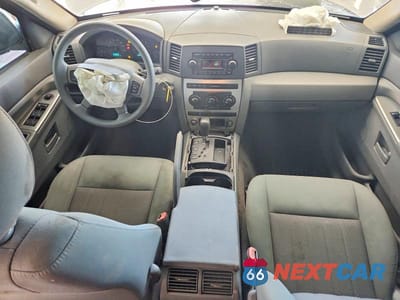 Zdjęcie 8 z 13 samochodu: 2006 JEEP GRAND CHEROKEE LAREDO VIN:1J4GR48K36C250691 - miniatura