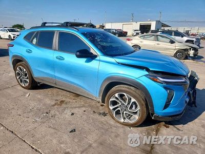 Czwarte zdjęcie samochodu z boku: 2025 CHEVROLET TRAX 2RS VIN:KL77LJEP9SC066448 - miniatura