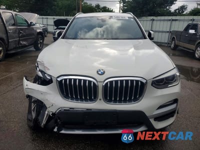 Piąte zdjęcie samochodu w środku: 2018 BMW X3 XDRIVE30I VIN:5UXTR9C54JLD68021 - miniatura