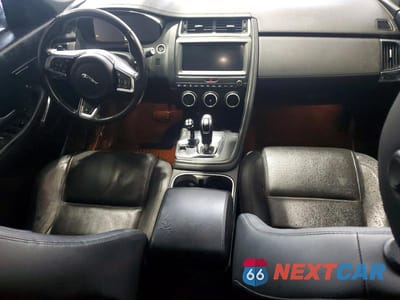 Zdjęcie 8 z 13 samochodu: 2019 JAGUAR E-PACE SE VIN:SADFP2FX4K1Z42687 - miniatura
